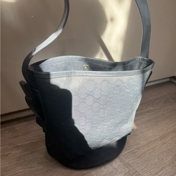 Vintage Gucci bucket purse - Picture 1 of 13